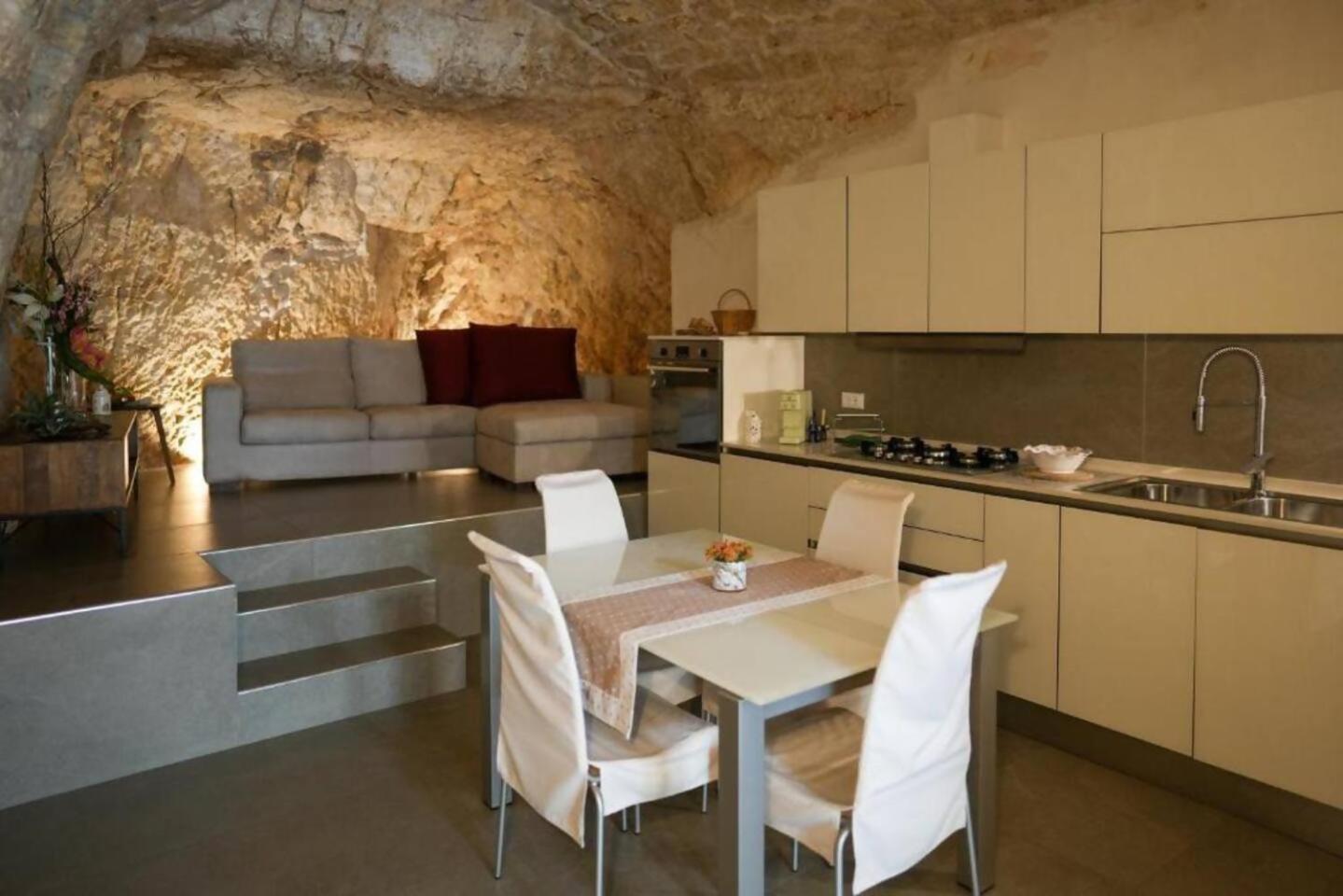 Grotta Divina Apartment Ostuni