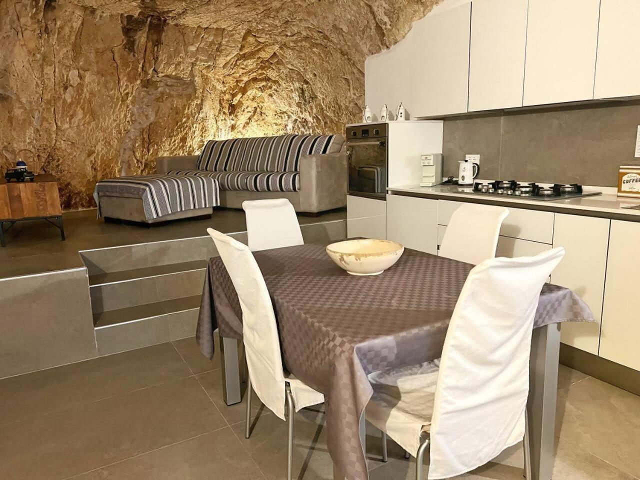 Apartment Grotta Divina *